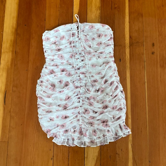 Lulus strapless ruched dress - Picture 2 of 6